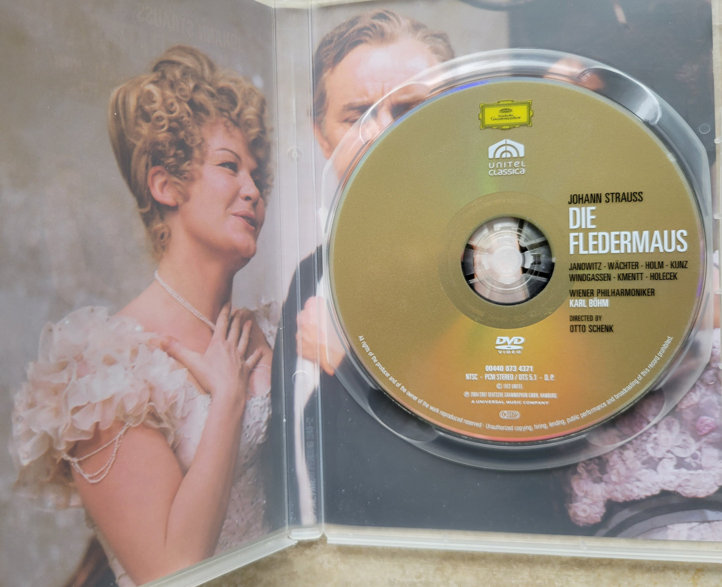 9. DVD - Johann Strauss: Die Fledermaus, The Bat (Opera)