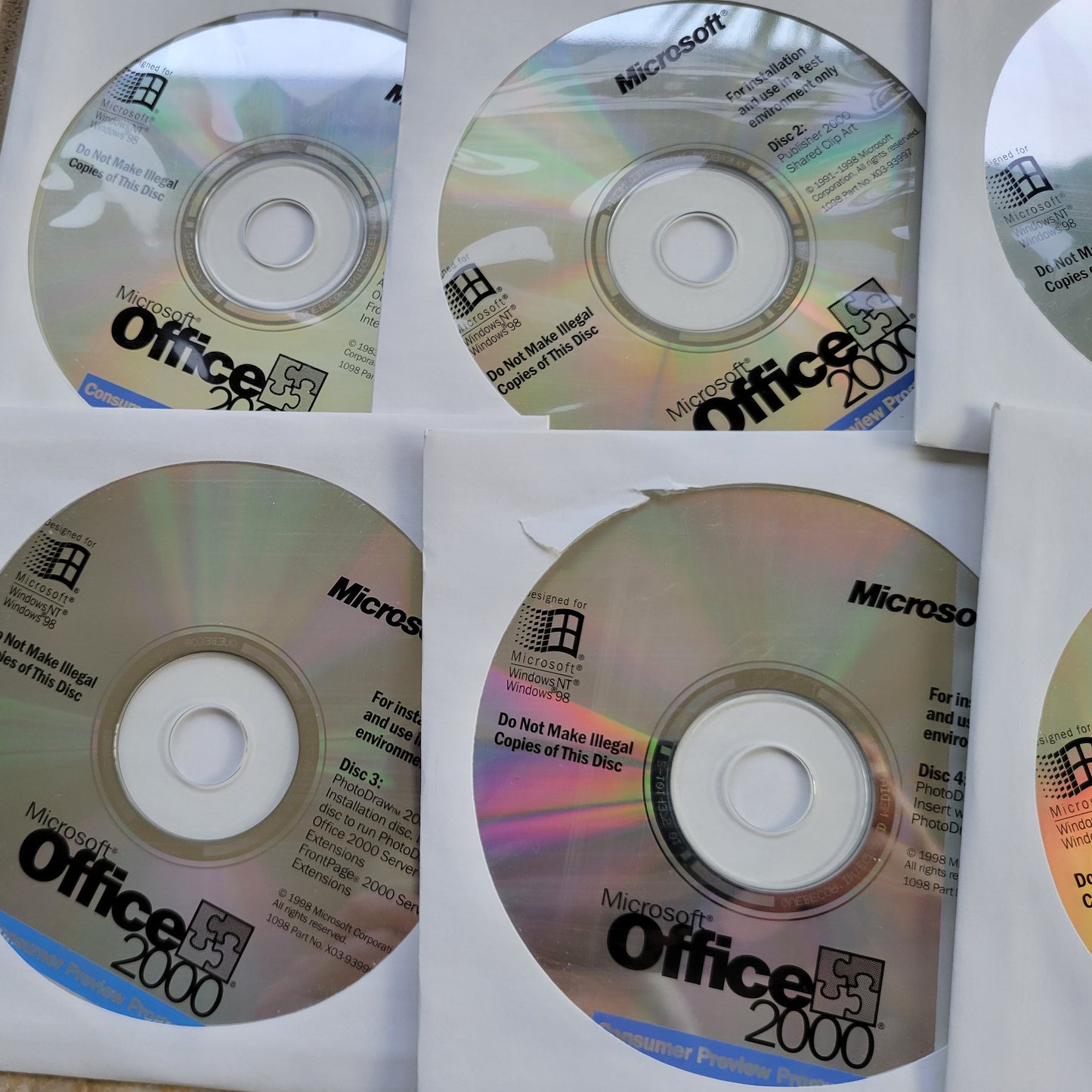 Microsoft Office 2000 Consumer Preview Program, 7 CDs