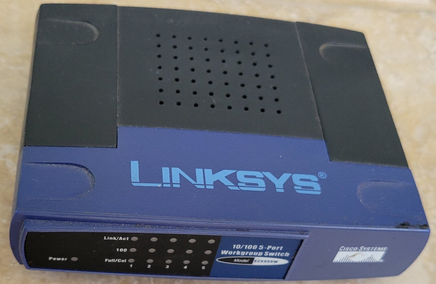 Linksys 10/100 5-Port Workgroup Switch, Model EZXS55W, Version 3