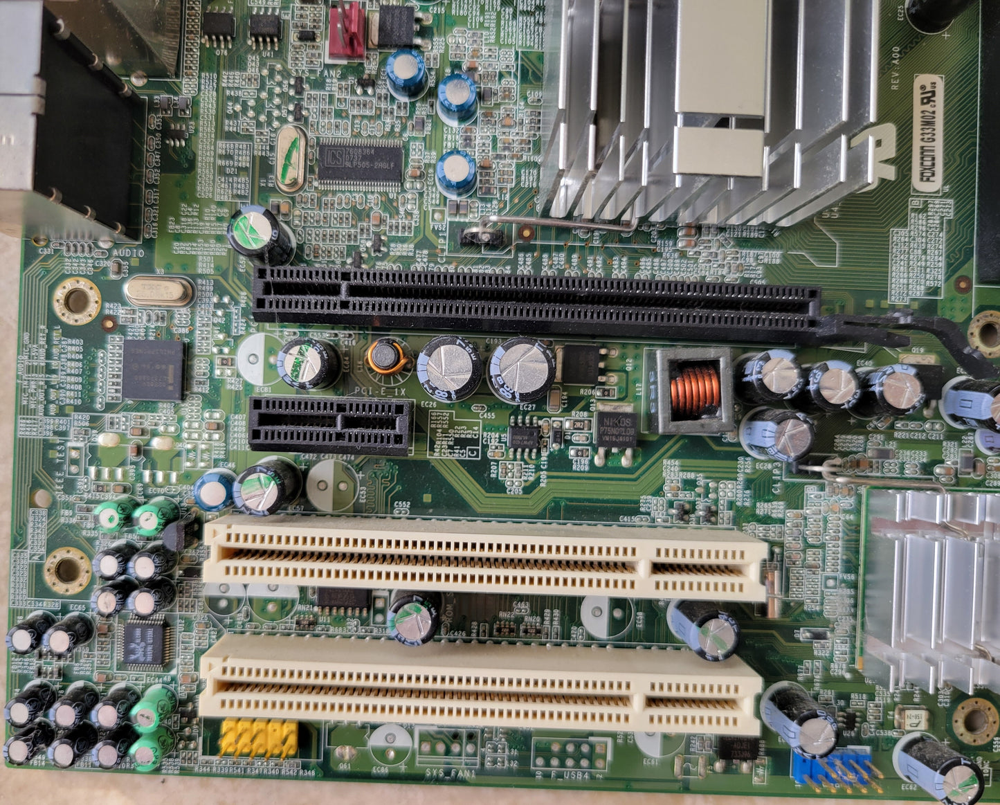 Foxconn G33MO2 PC Motherboard with CPU