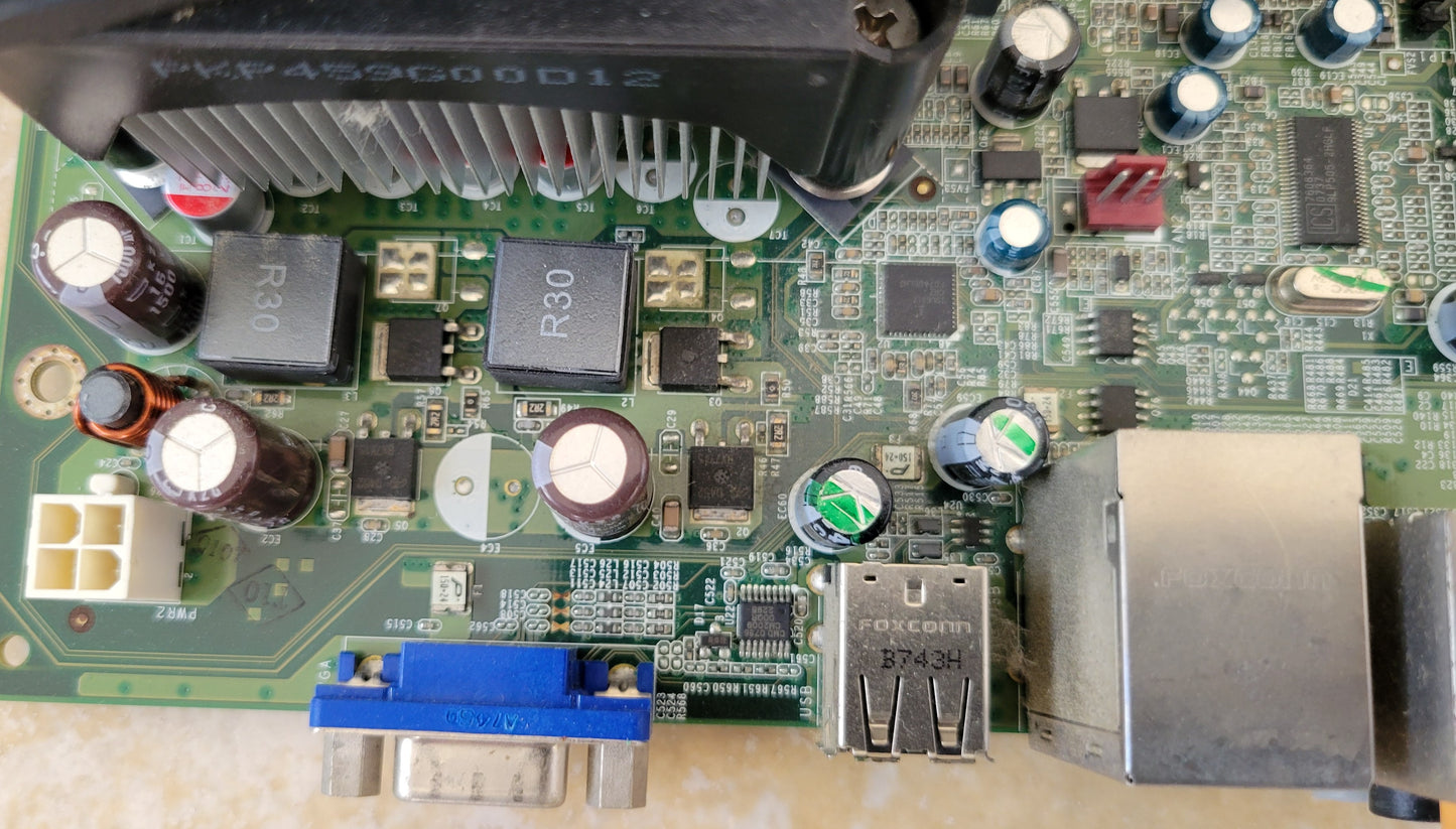 Foxconn G33MO2 PC Motherboard with CPU