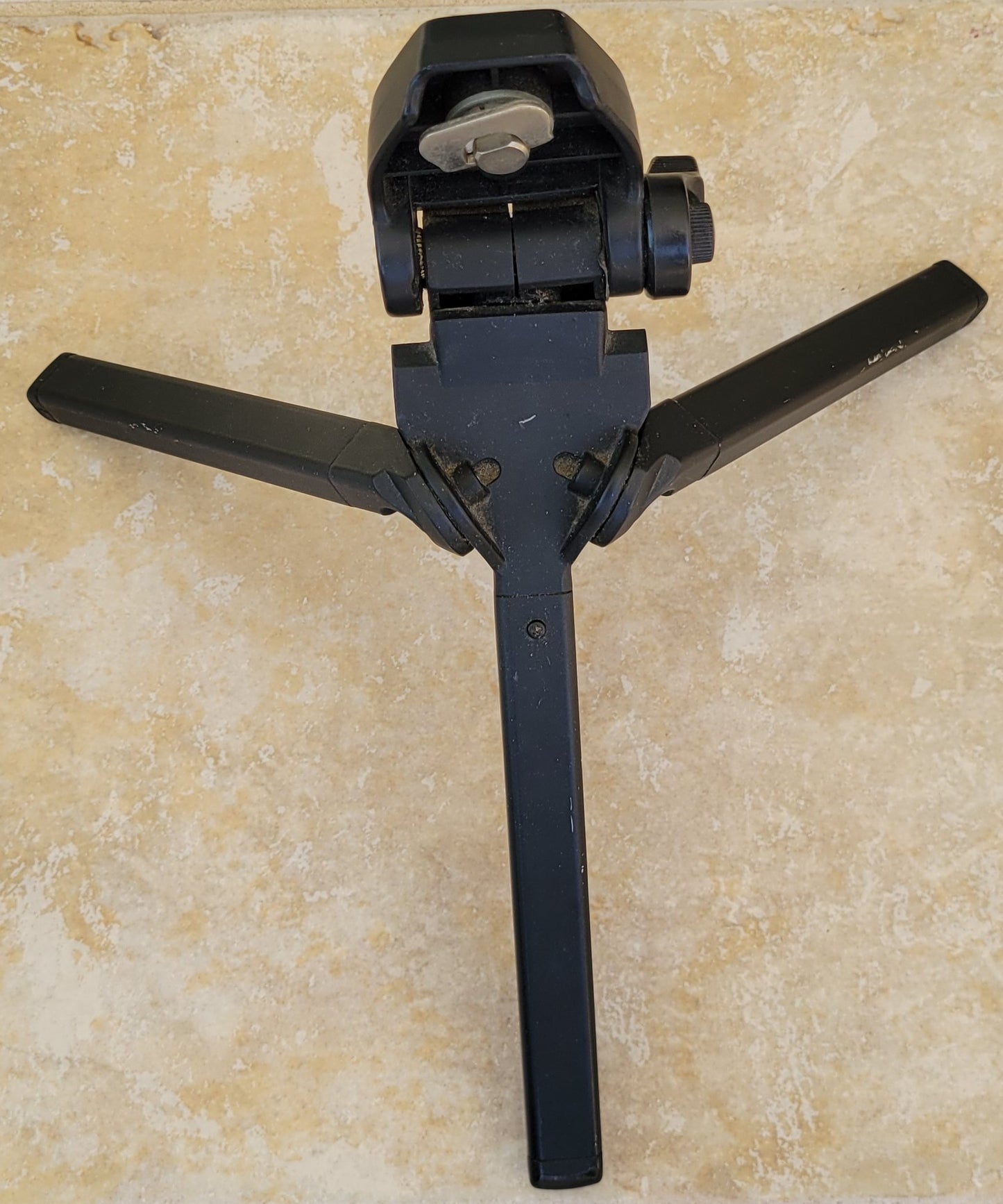 Portable Camera Stand, Retractable Mini Tripod