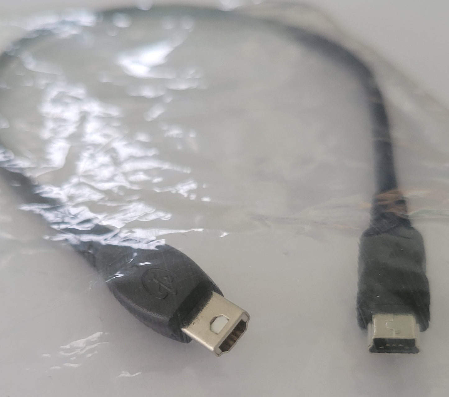 Short USB 2.0 Type-B Male to Mini-B 5-Pin Male Data Cable - Black