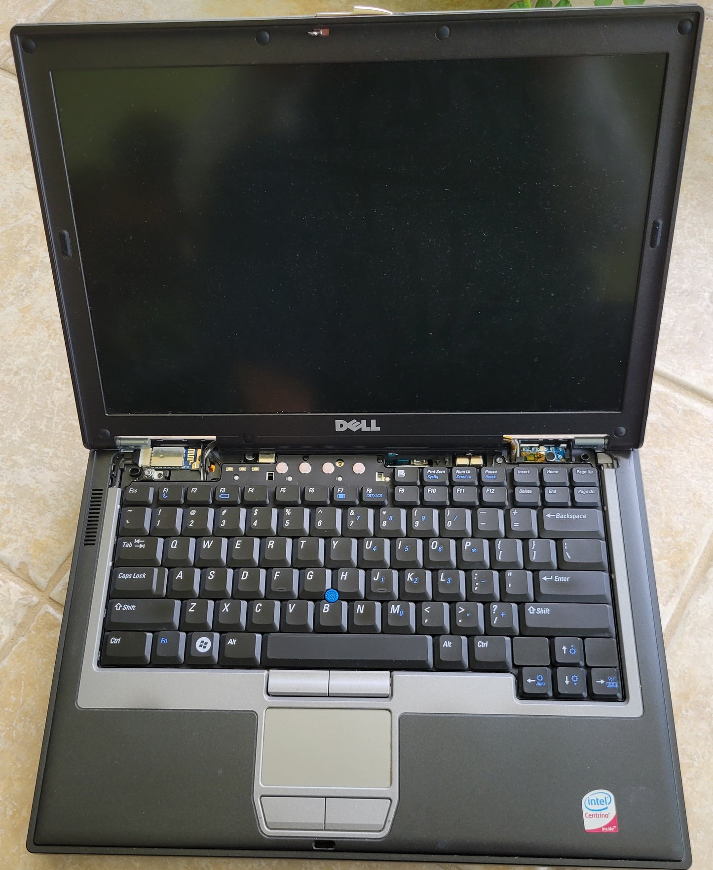 Dell Latitude D630 | Windows 10 Home | 4GB RAM | Screws Stripped
