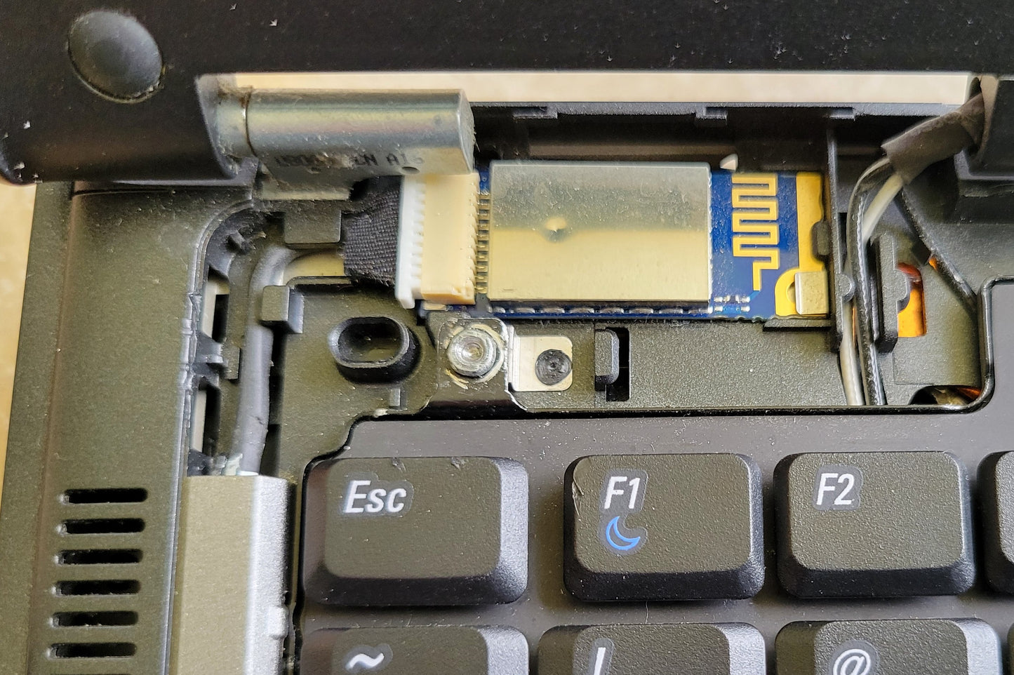 Dell Latitude D630 | Windows 10 Home | 4GB RAM | Screws Stripped
