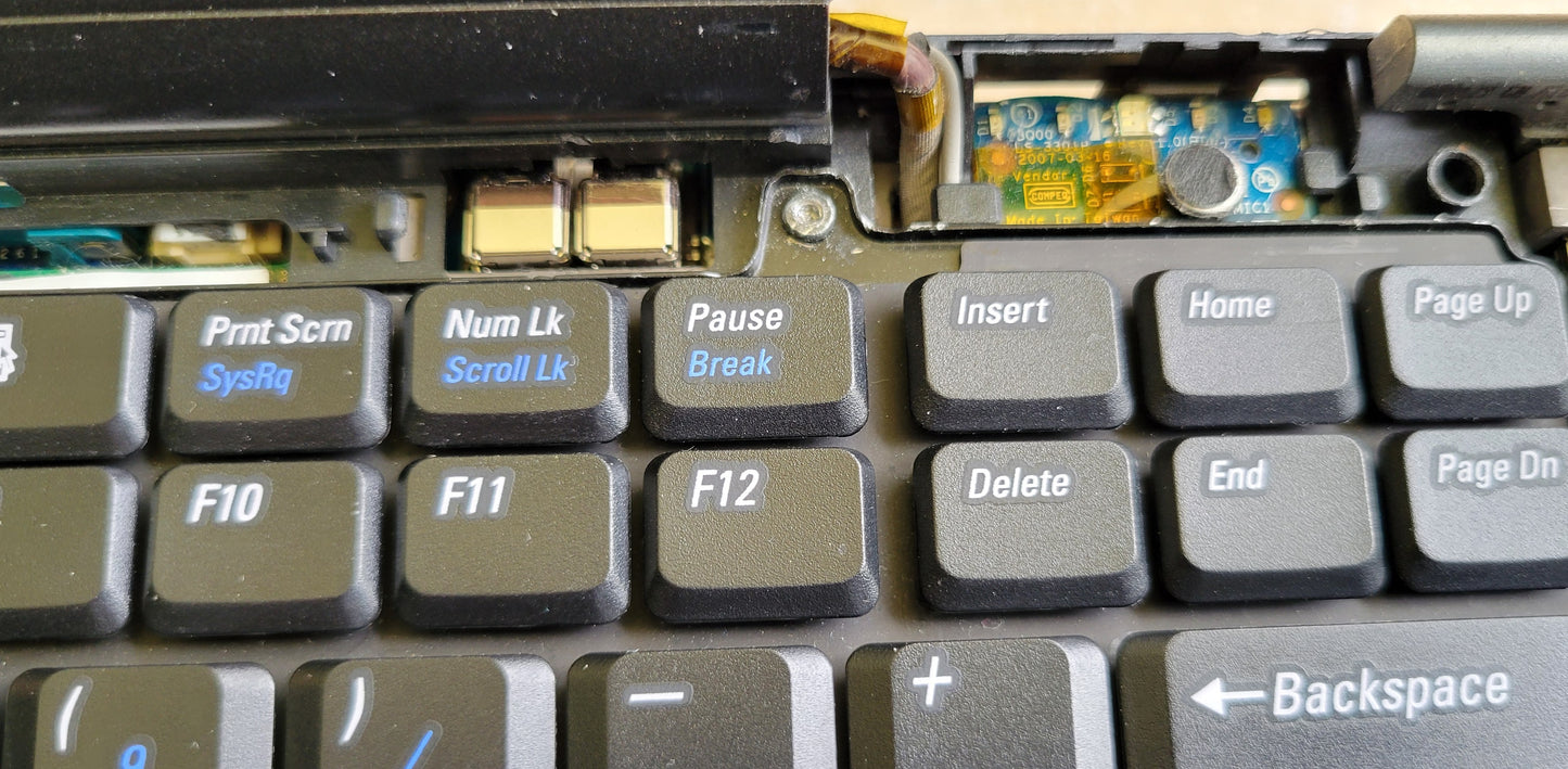 Dell Latitude D630 | Windows 10 Home | 4GB RAM | Screws Stripped